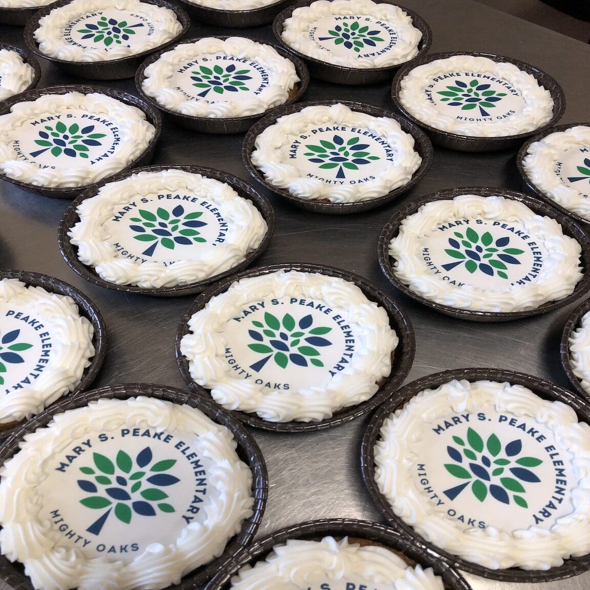 squaremp Many round cookies with vibrant logo